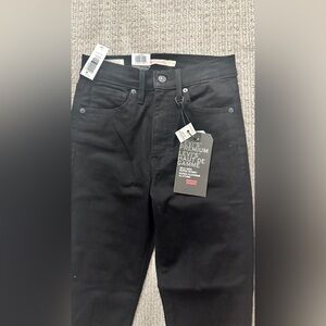 Levi's Women's Dark Skinny Jeans